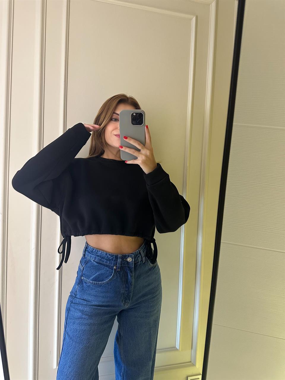 Siyah Bel Büzgülü Crop Sweatshirt