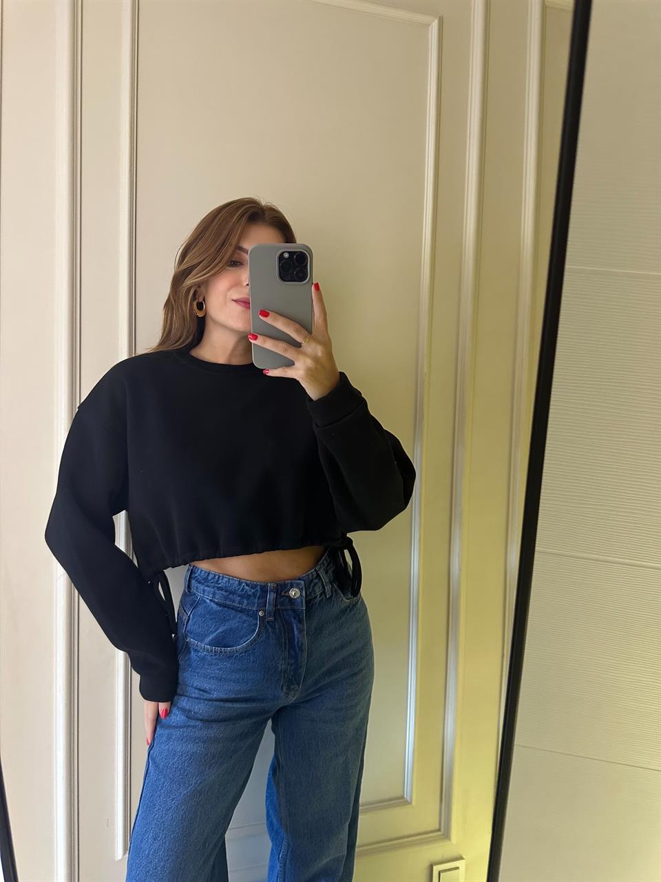 Siyah Bel Büzgülü Crop Sweatshirt