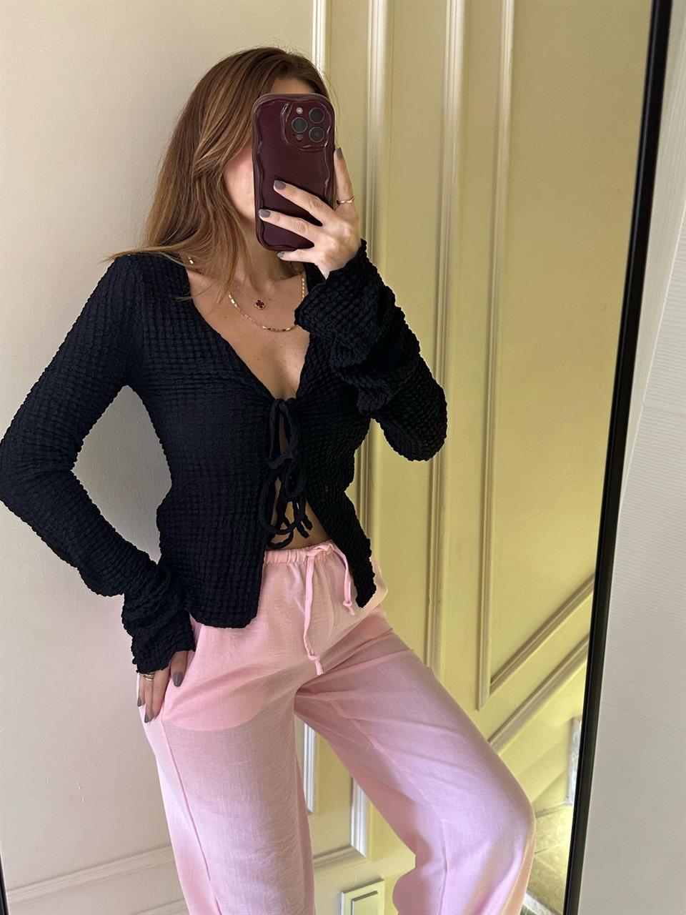 Siyah Bürümcük Bağlamalı Hırka