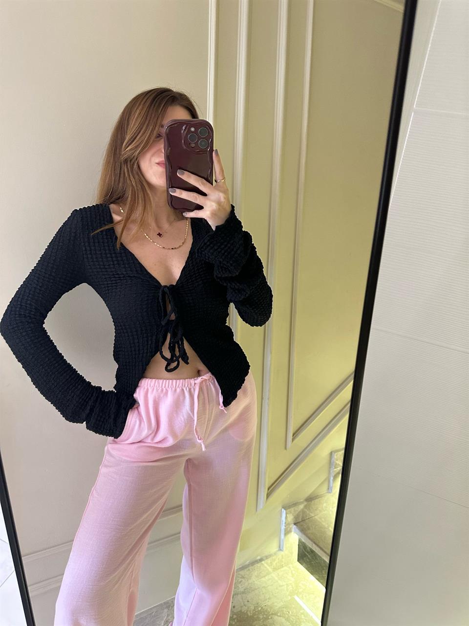 Siyah Bürümcük Bağlamalı Hırka