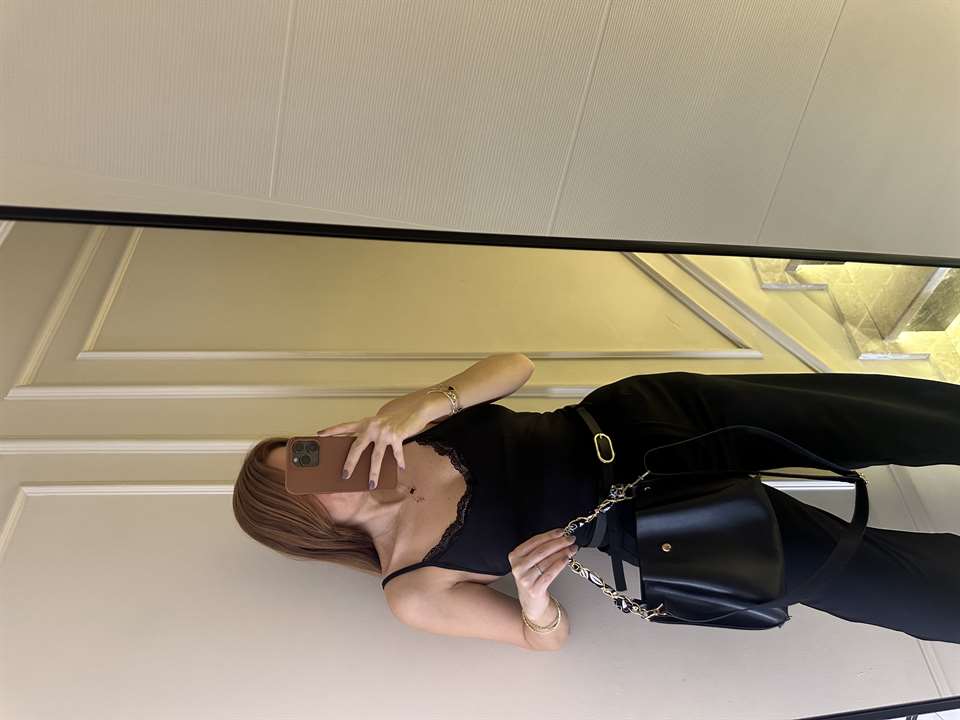 Siyah Dantel Detay Askılı Bluz