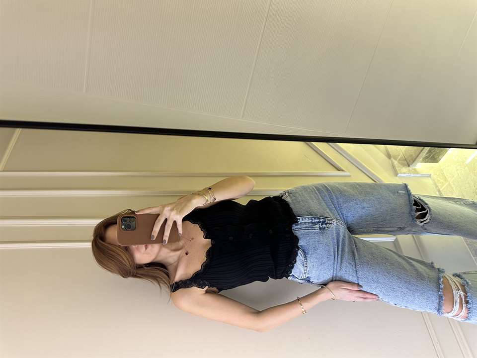 Siyah Dantel Detay Düğmeli Triko Bluz