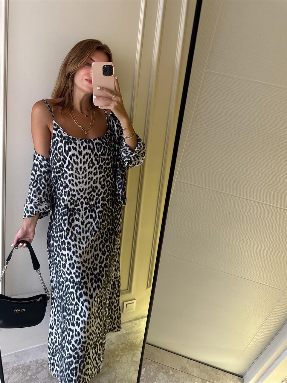 Siyah Desenli Askılı Elbise Gömlek Takım