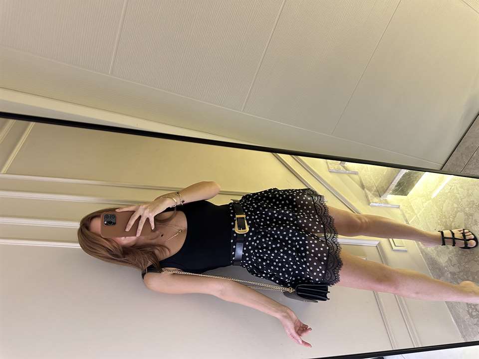 Siyah Etek Ucu Dantel Puantiyeli Şortlu Etek