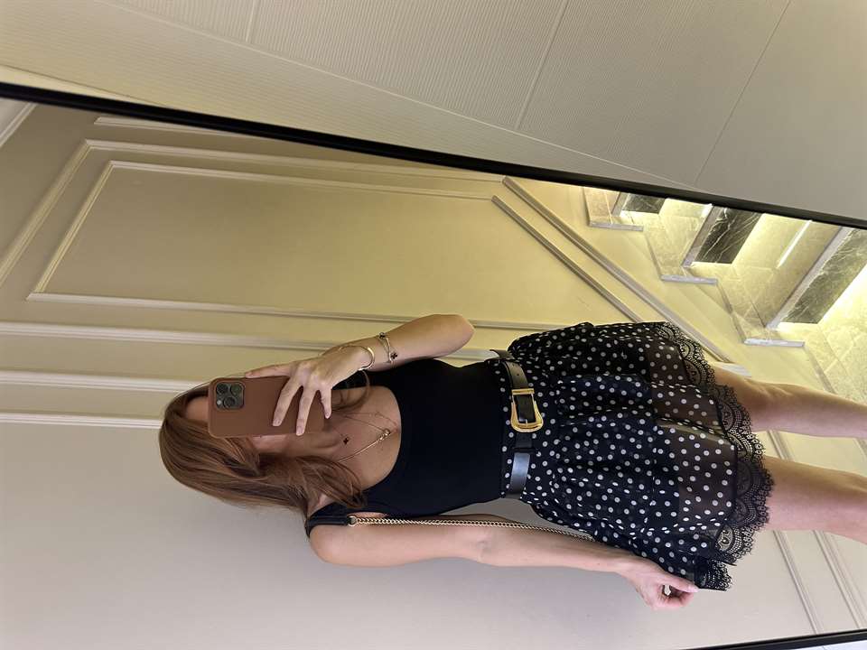 Siyah Etek Ucu Dantel Puantiyeli Şortlu Etek