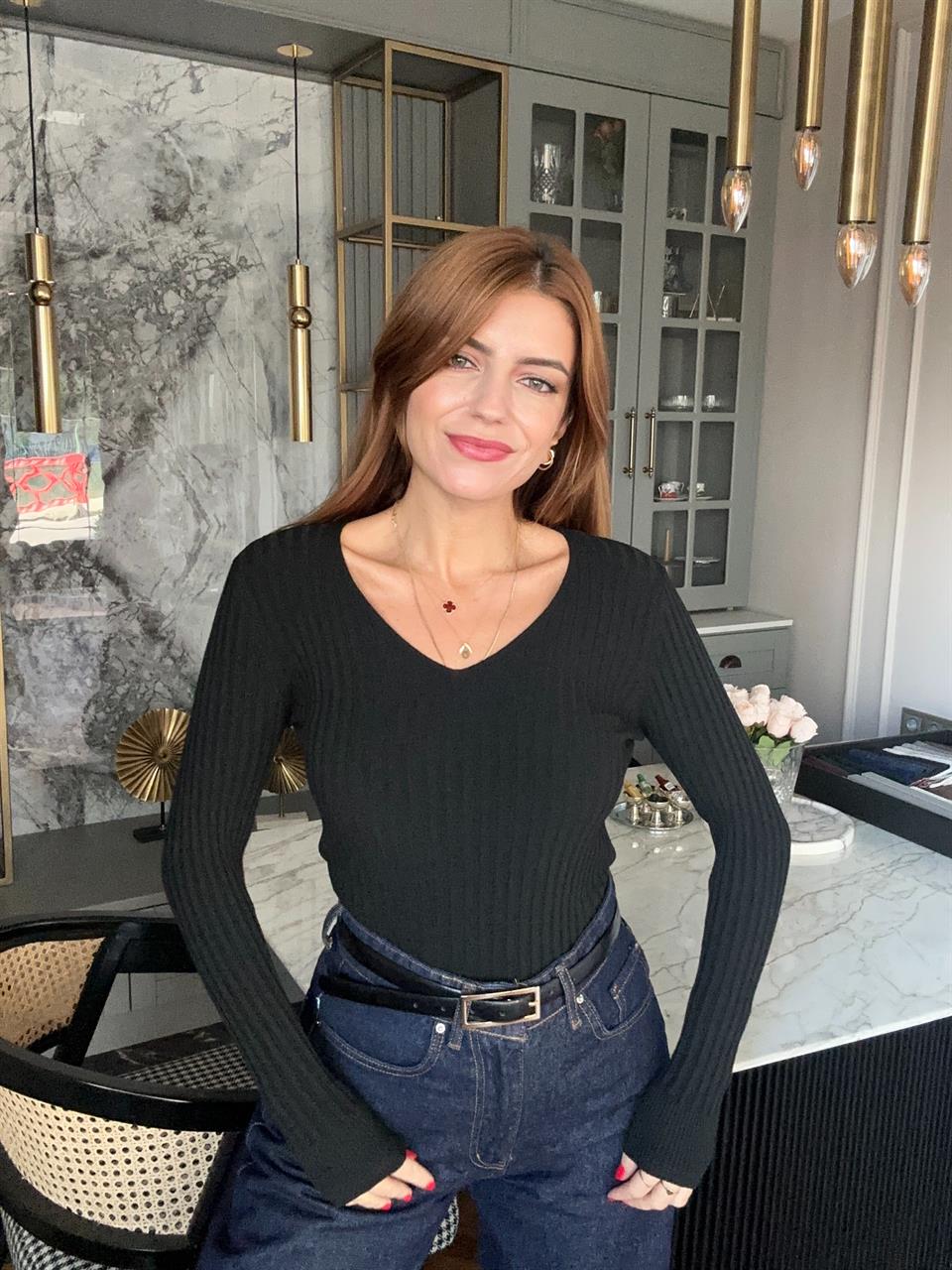 Siyah Fitilli V Yaka Triko Bluz