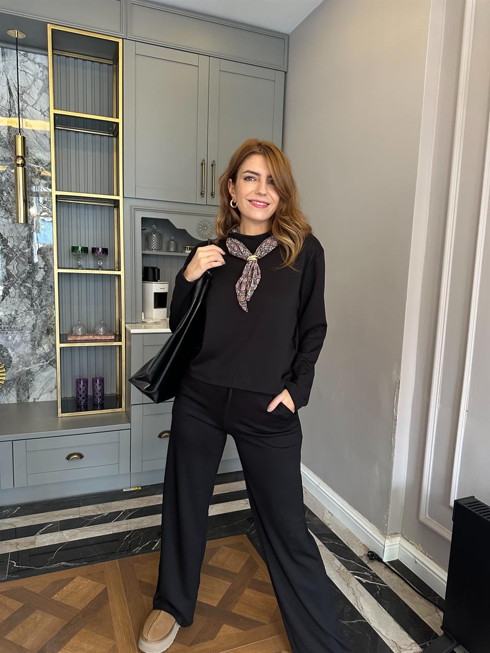 Siyah Fularlı Pamuk Kumaş Takım