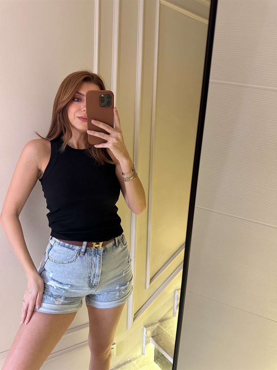 Siyah Halter Yaka Kalın Biyeli Atlet