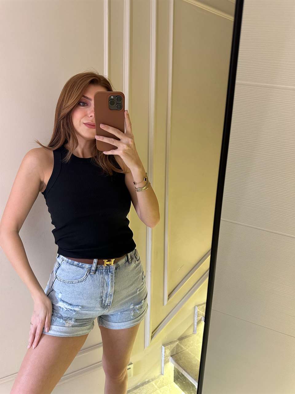 Siyah Halter Yaka Kalın Biyeli Atlet