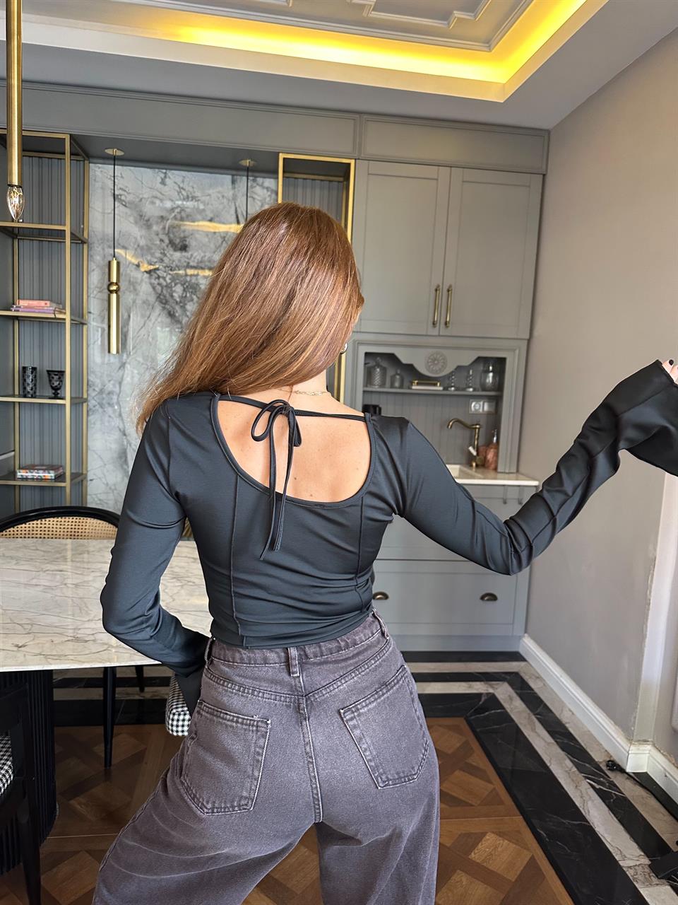 Siyah İspanyol Kol U Yaka Bluz