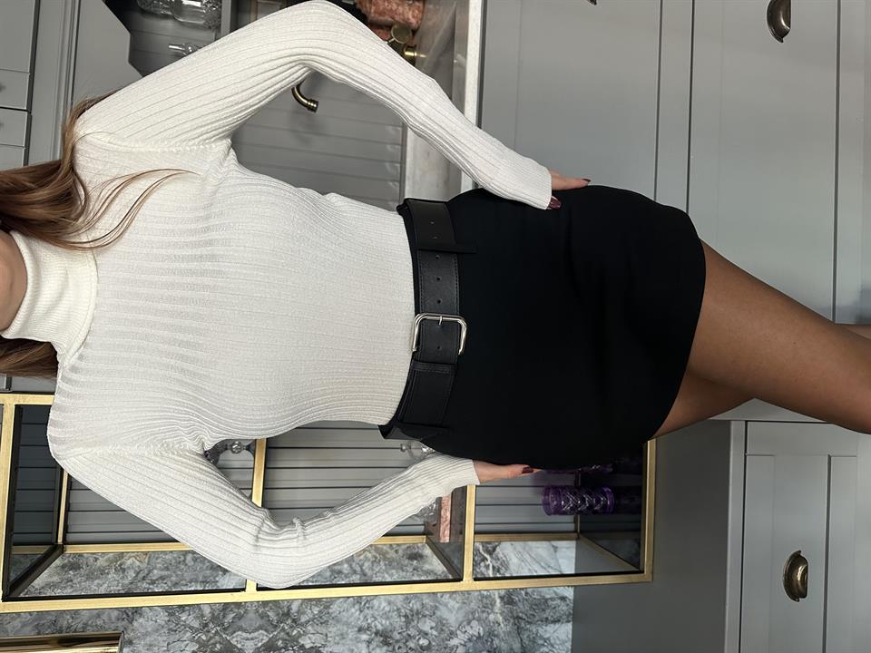 Siyah Kalın Kemer Detay Şort Etek