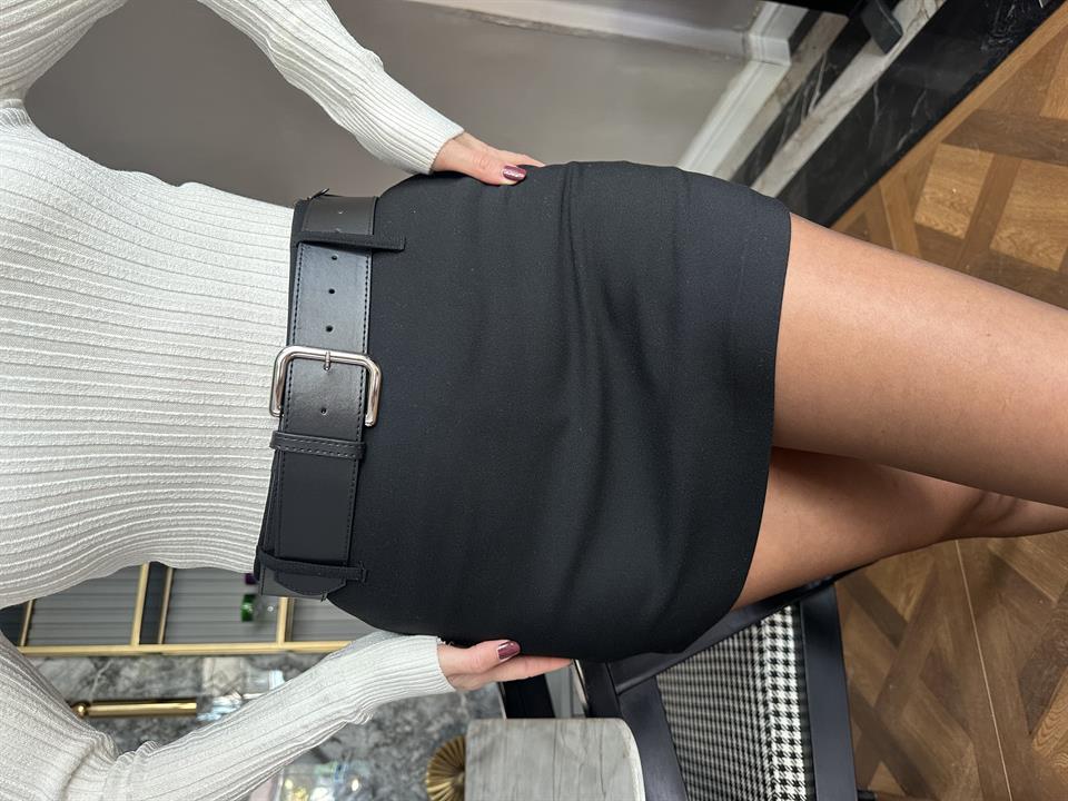 Siyah Kalın Kemer Detay Şort Etek