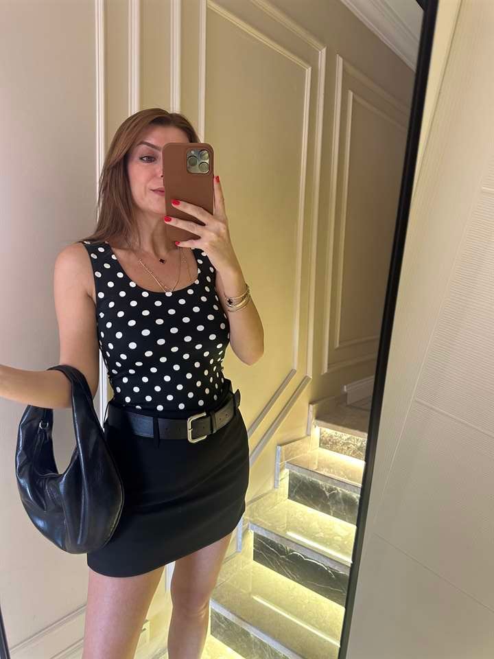 Siyah Kalın Kemer Detay Şort Etek