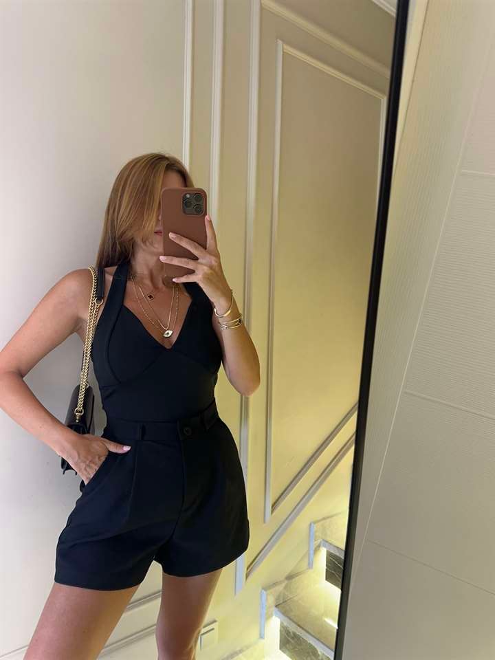 Siyah Kalp Yaka Bodysuit Zıbın
