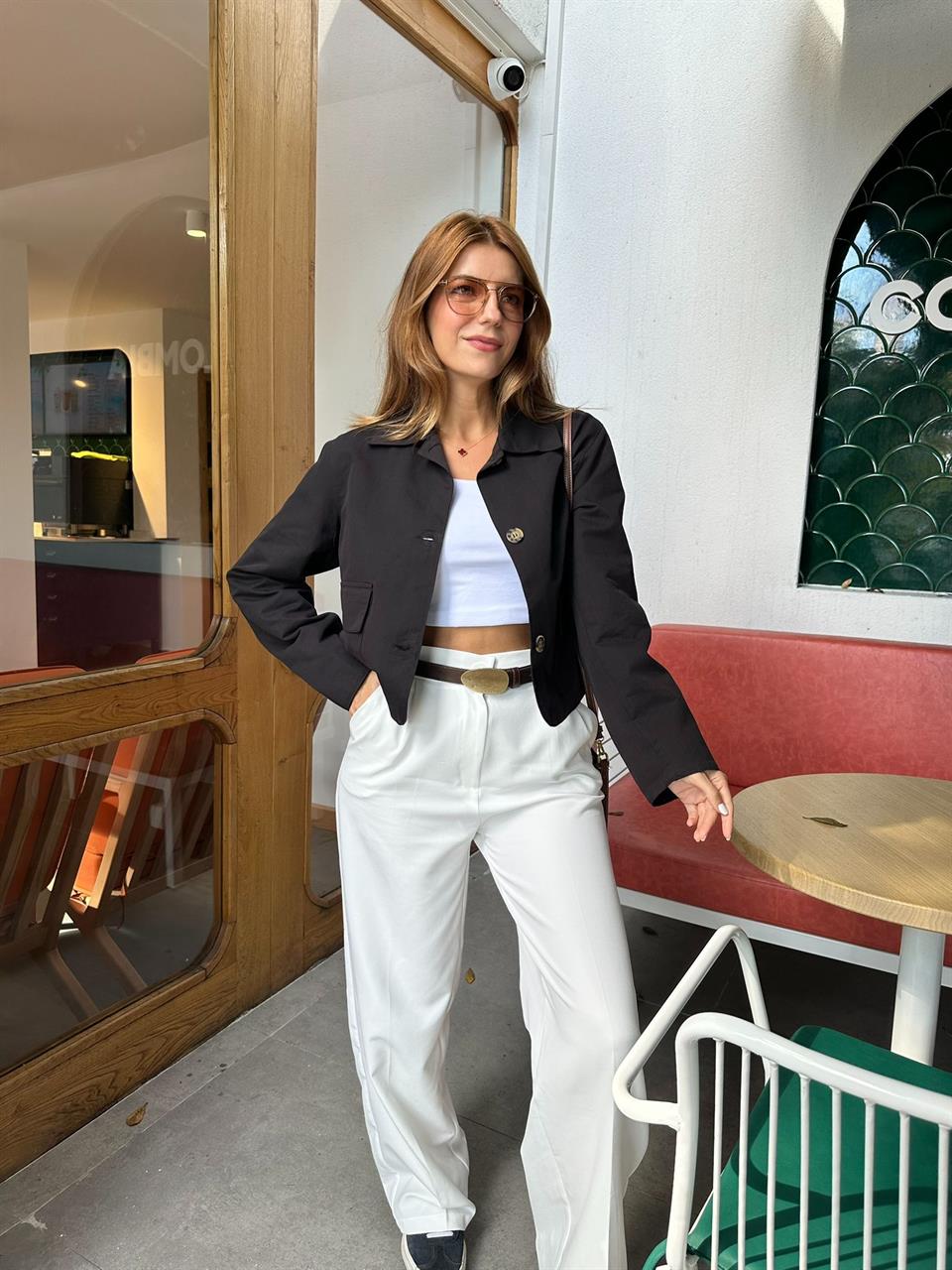 Siyah Kapaklı Cepli Mevsimlik Ceket