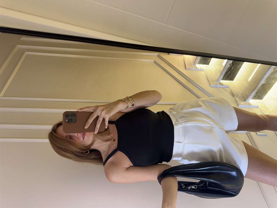 Siyah Kare Askı Biyeli Crop