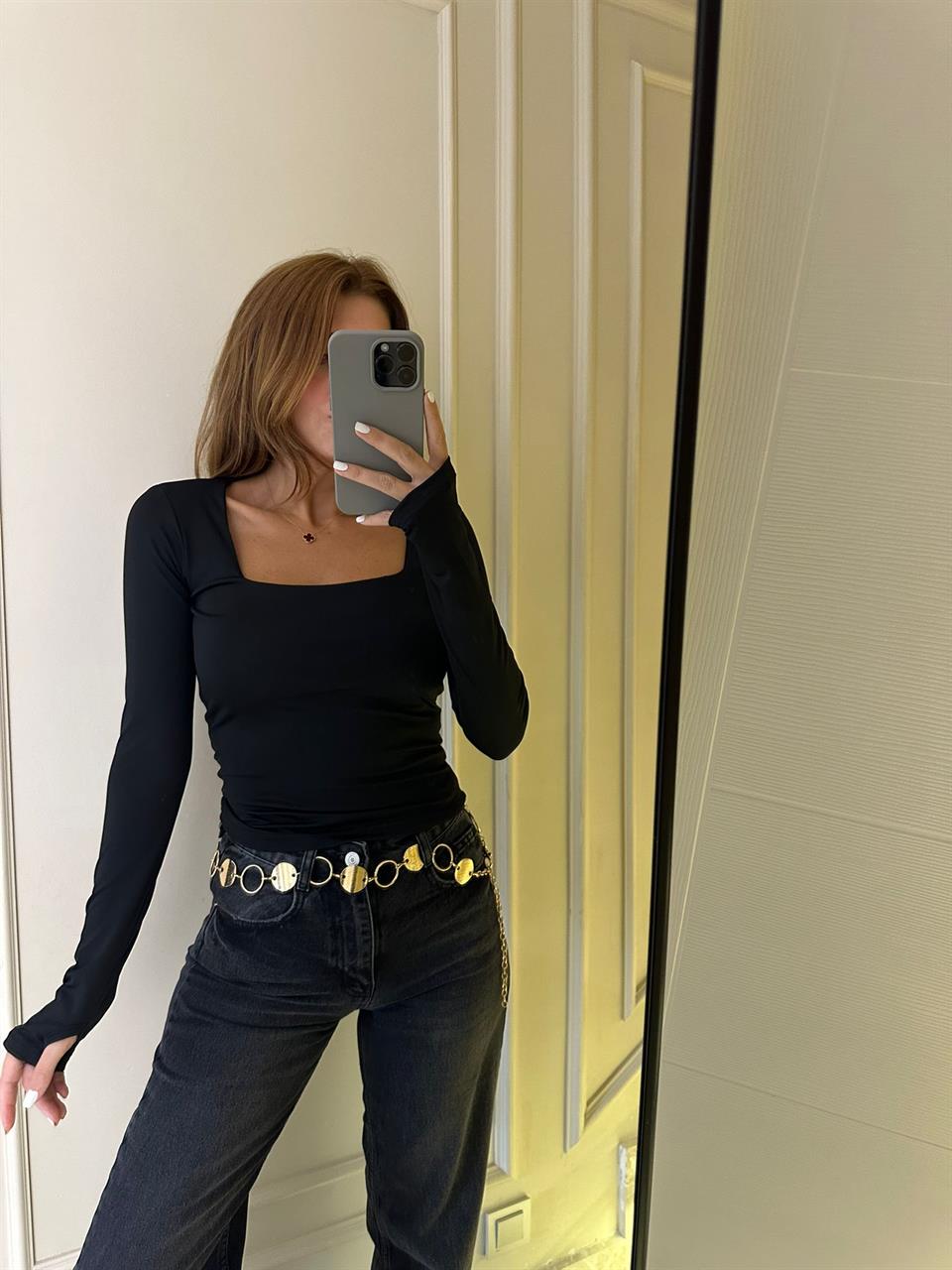 Siyah Kare Yaka Parmak Geçmeli Dalgıç Bluz