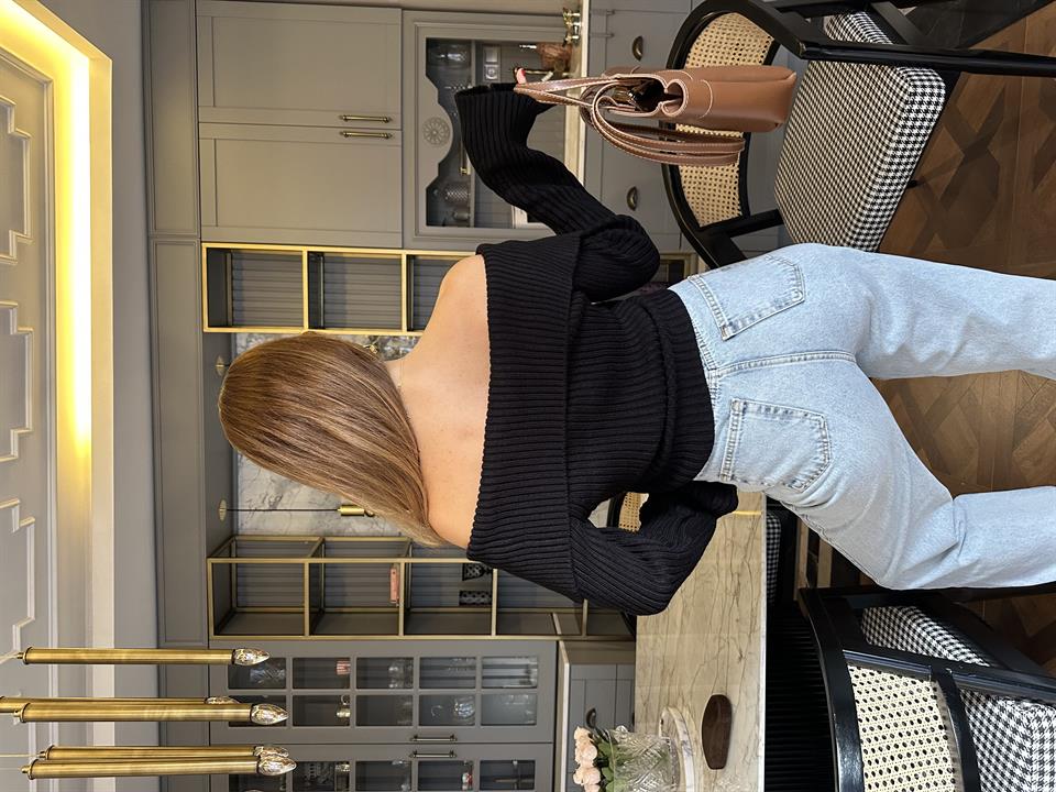 Siyah Kayık Yaka Çift Fermuarlı Triko Hırka