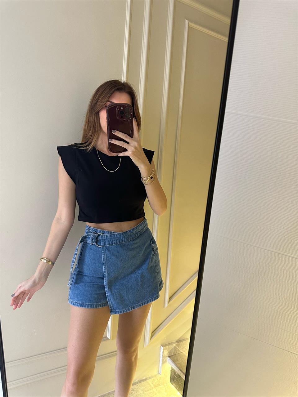 Siyah Kolsuz Crop Tişört