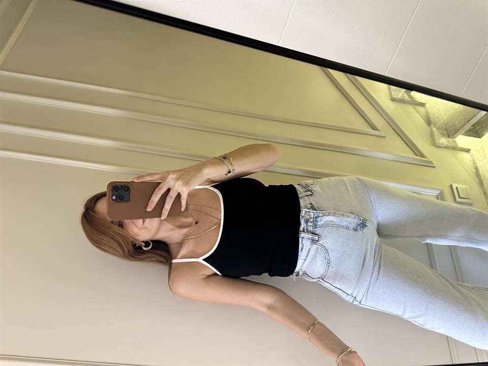 Siyah Kontrast Şeritli Askılı Bluz