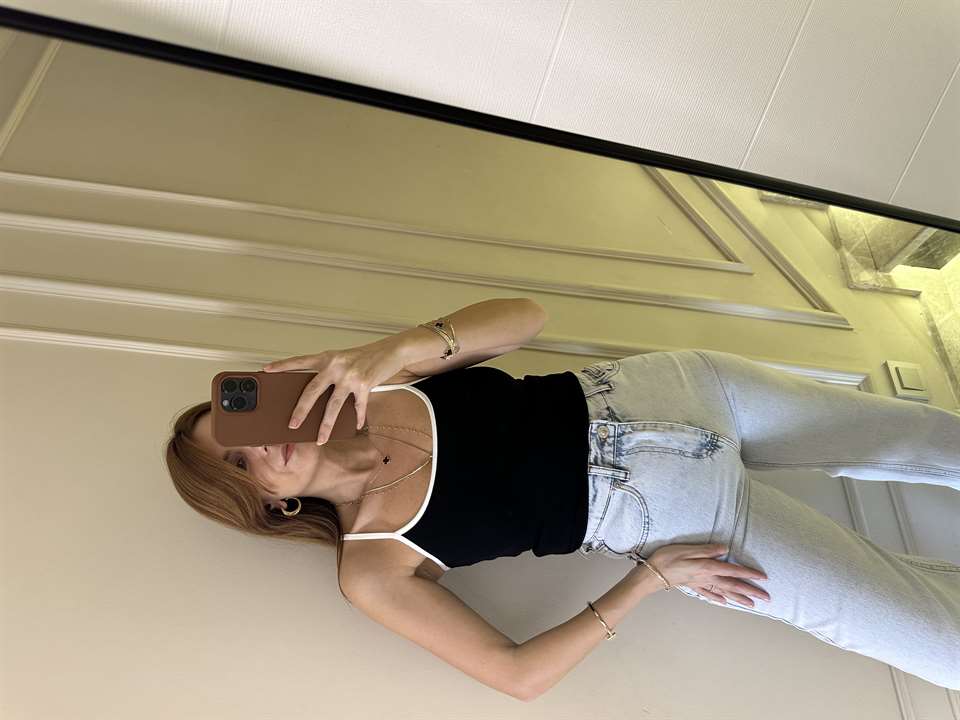 Siyah Kontrast Şeritli Askılı Bluz