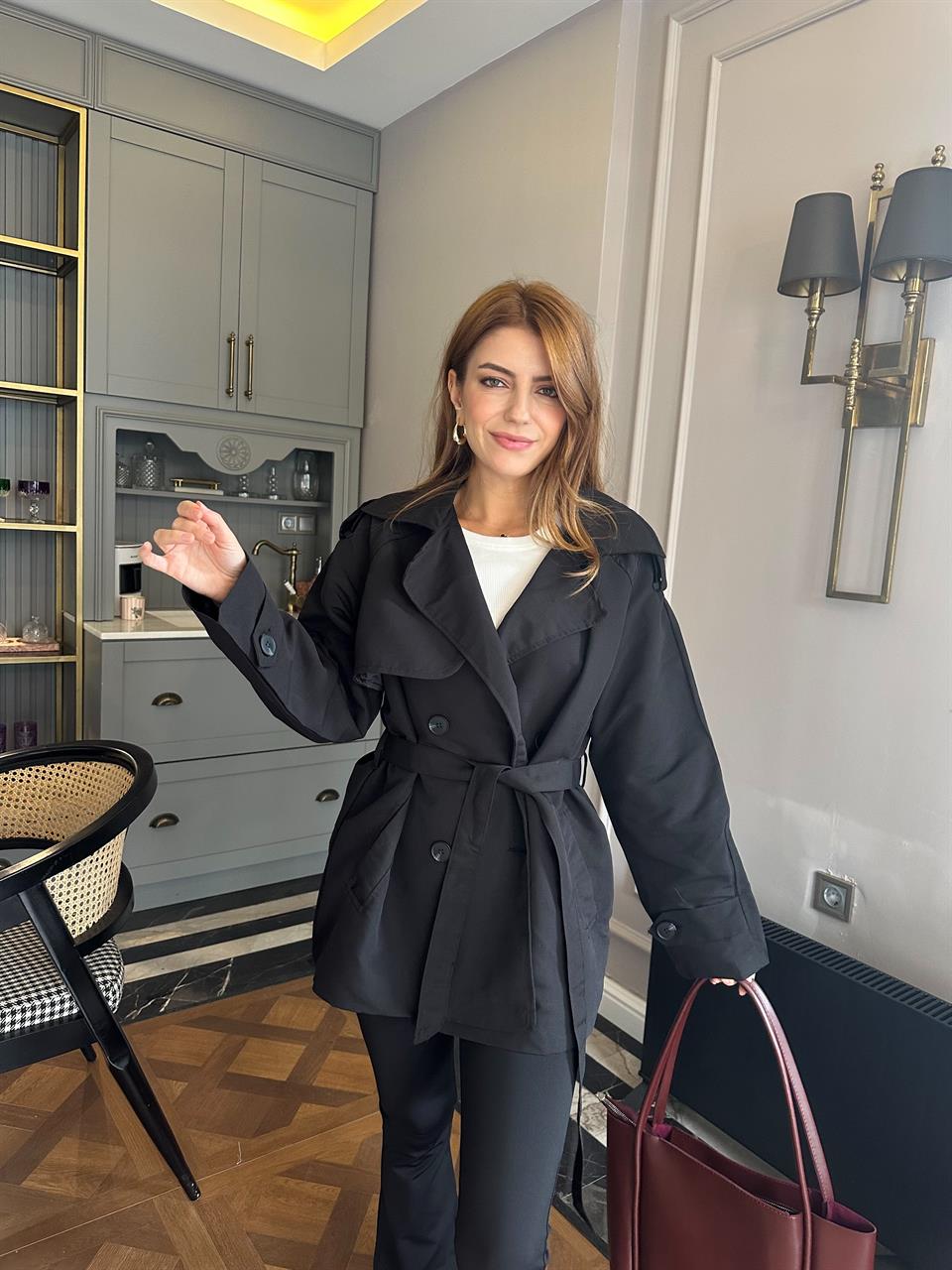 Siyah Kuşak Kemerli Orta Boy Trençkot