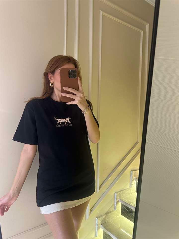 Siyah Leo Nakışlı Tişört