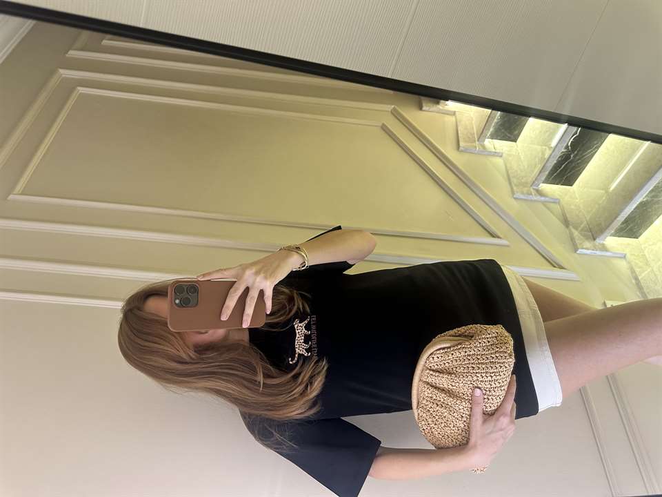 Siyah Leo Nakışlı Tişört