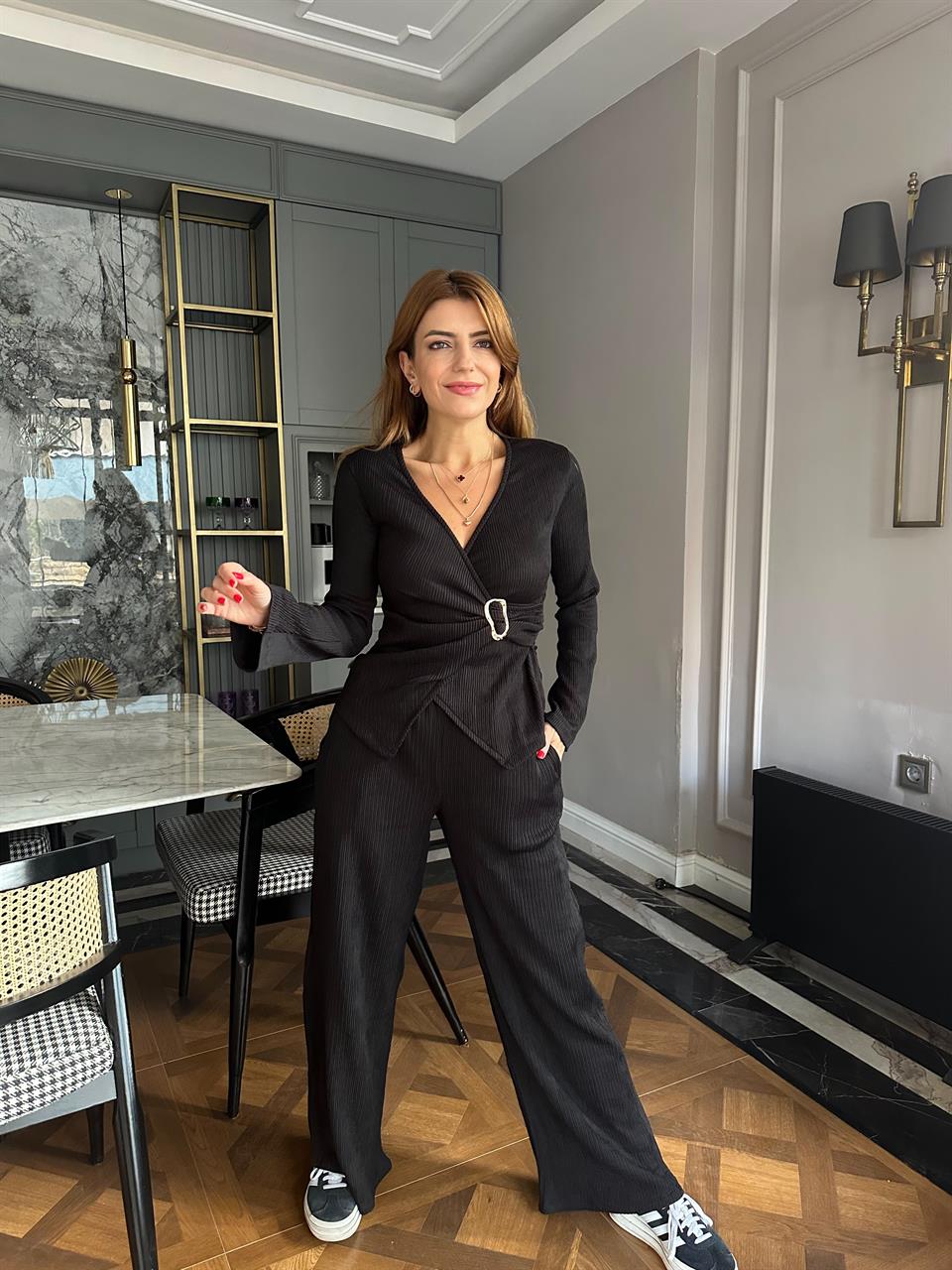 Siyah Metal Aksesuarlı Fitilli Kruvaze Takım