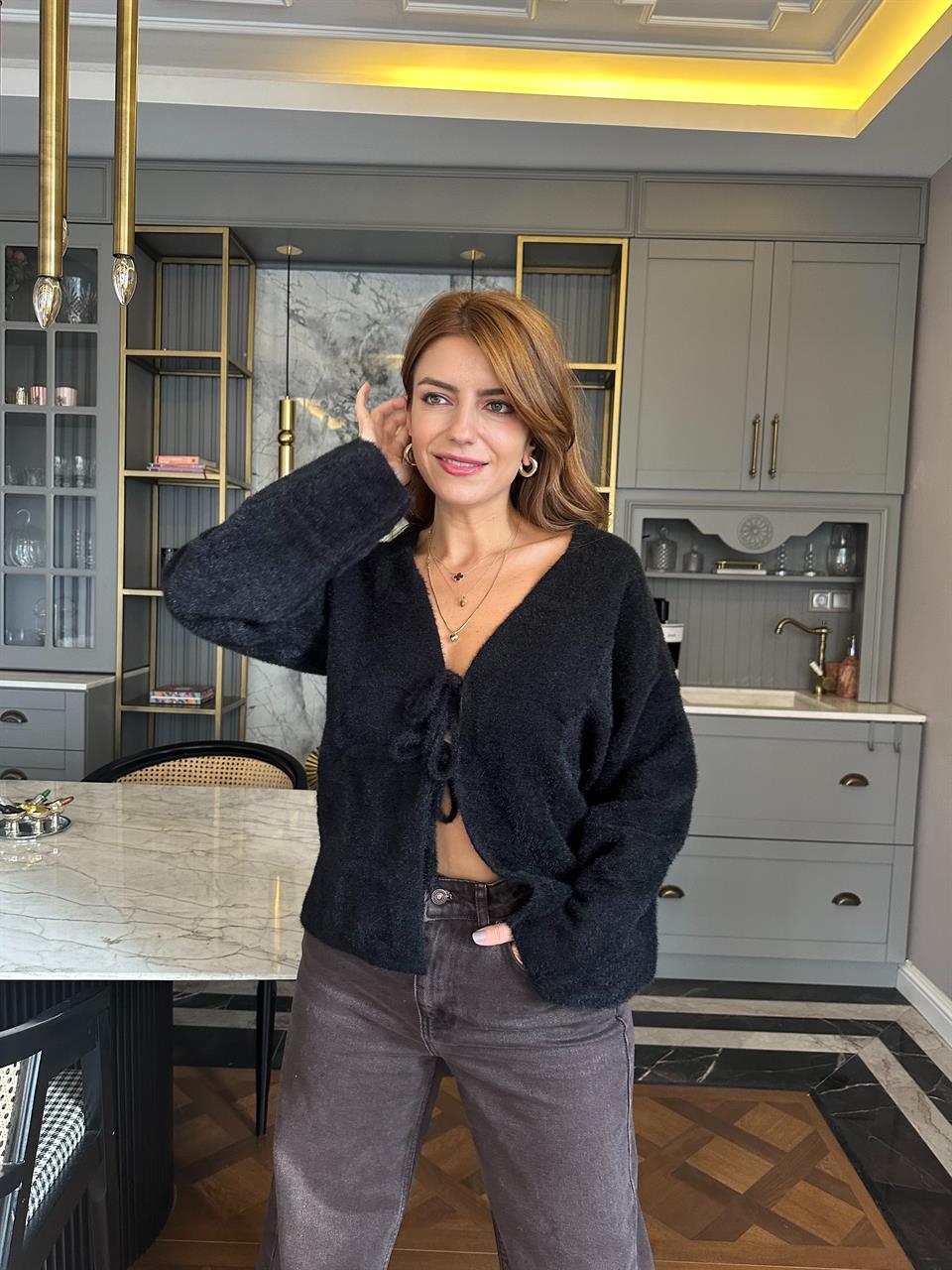 Siyah Önü İpli Sakallı Yumoş Hırka