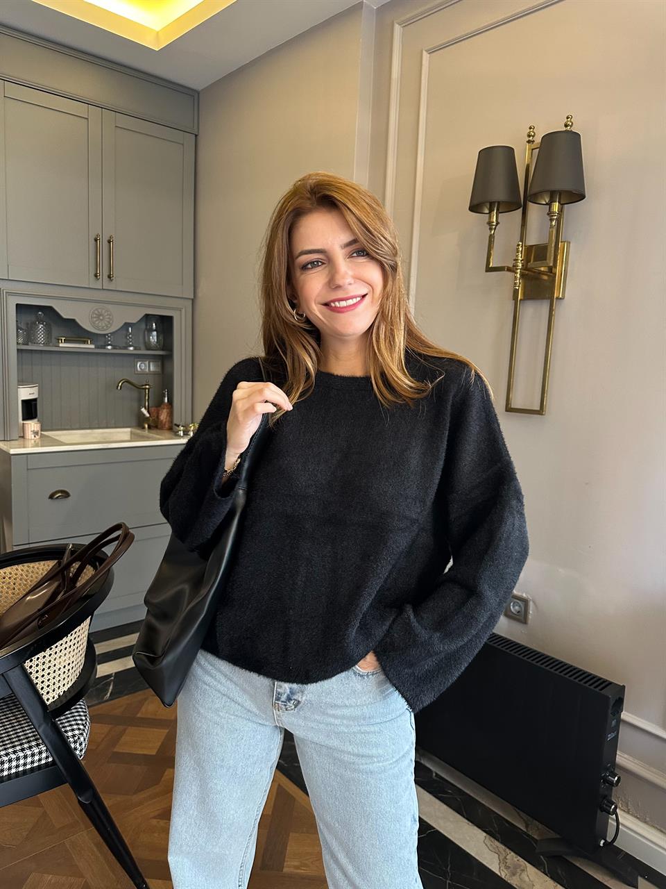 Siyah Sakallı Salaş Triko Kazak