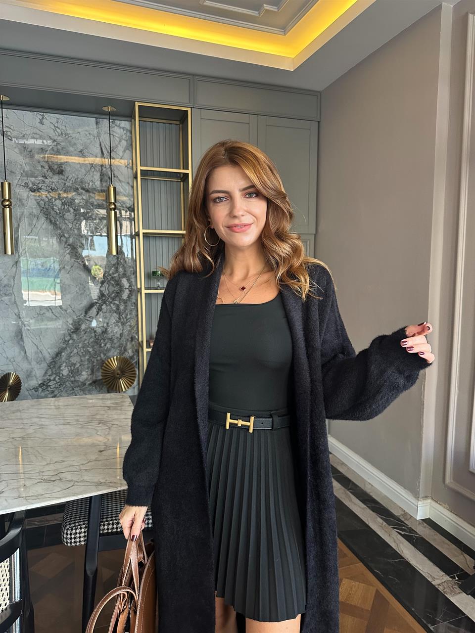 Siyah Sakallı Yumoş Uzun Hırka