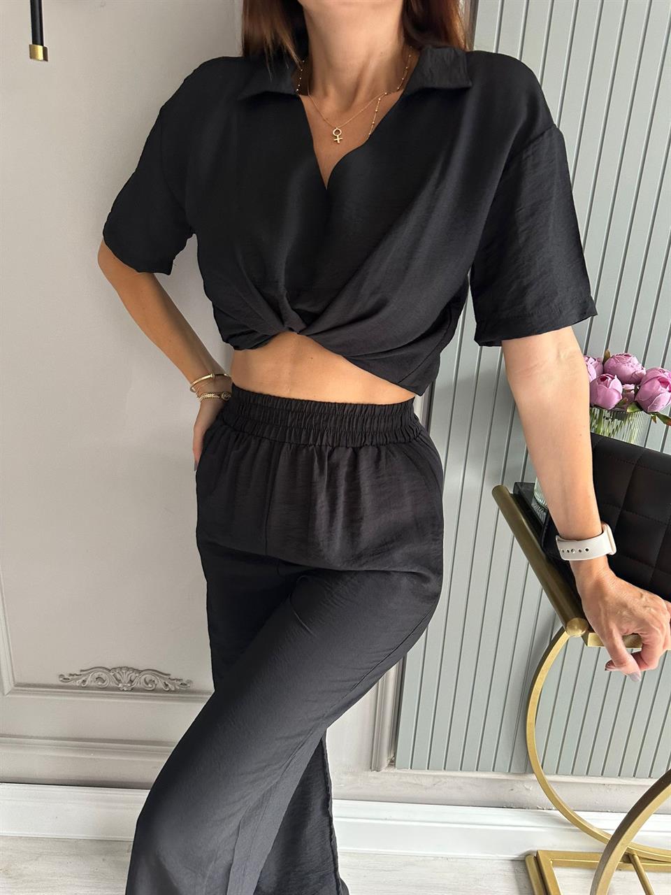 Siyah Yakalı Kısa Kol Tensel Takım