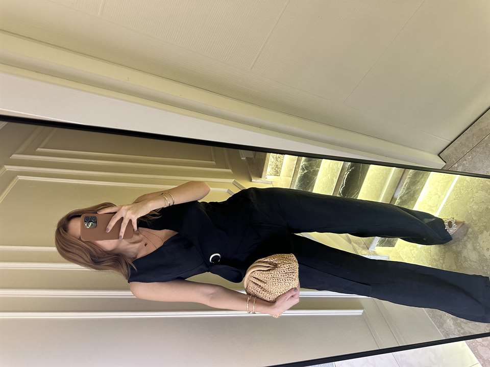 Siyah Tensel Kumaş Kruvaze Yaka Bağlamalı Takım