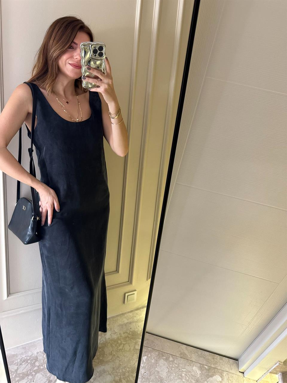 Siyah U Yaka Askılı Tensel Elbise