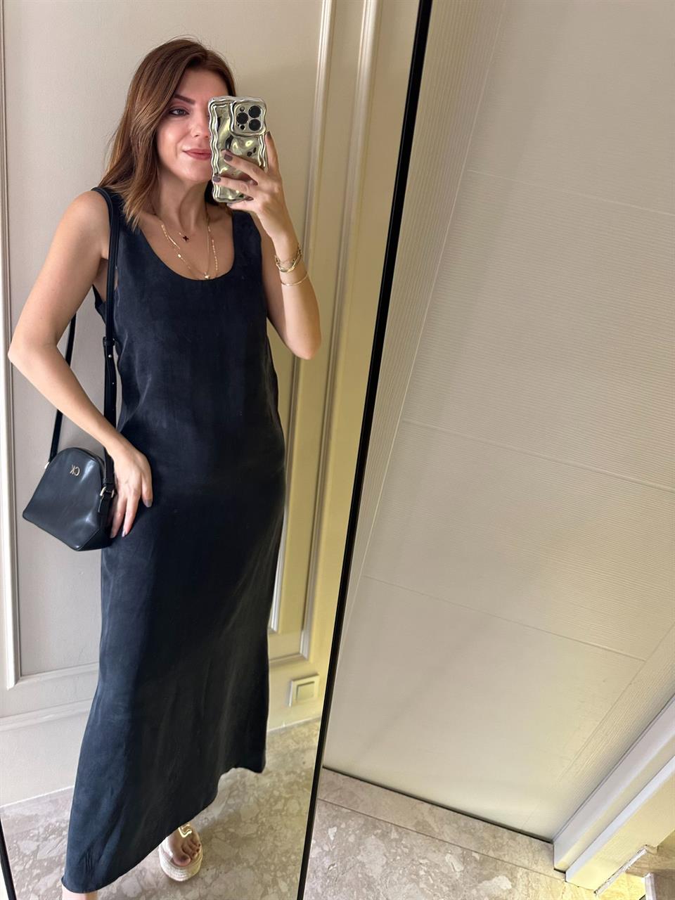Siyah U Yaka Askılı Tensel Elbise