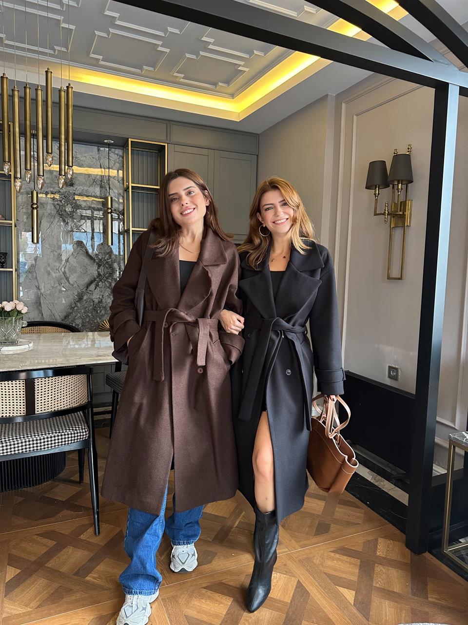 Siyah Uzun Kaşe Kaban