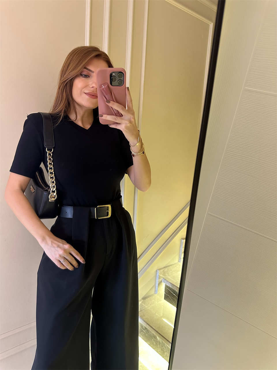 Siyah V Yaka Vatkalı Viskon Çıtçıtlı Bodysuit