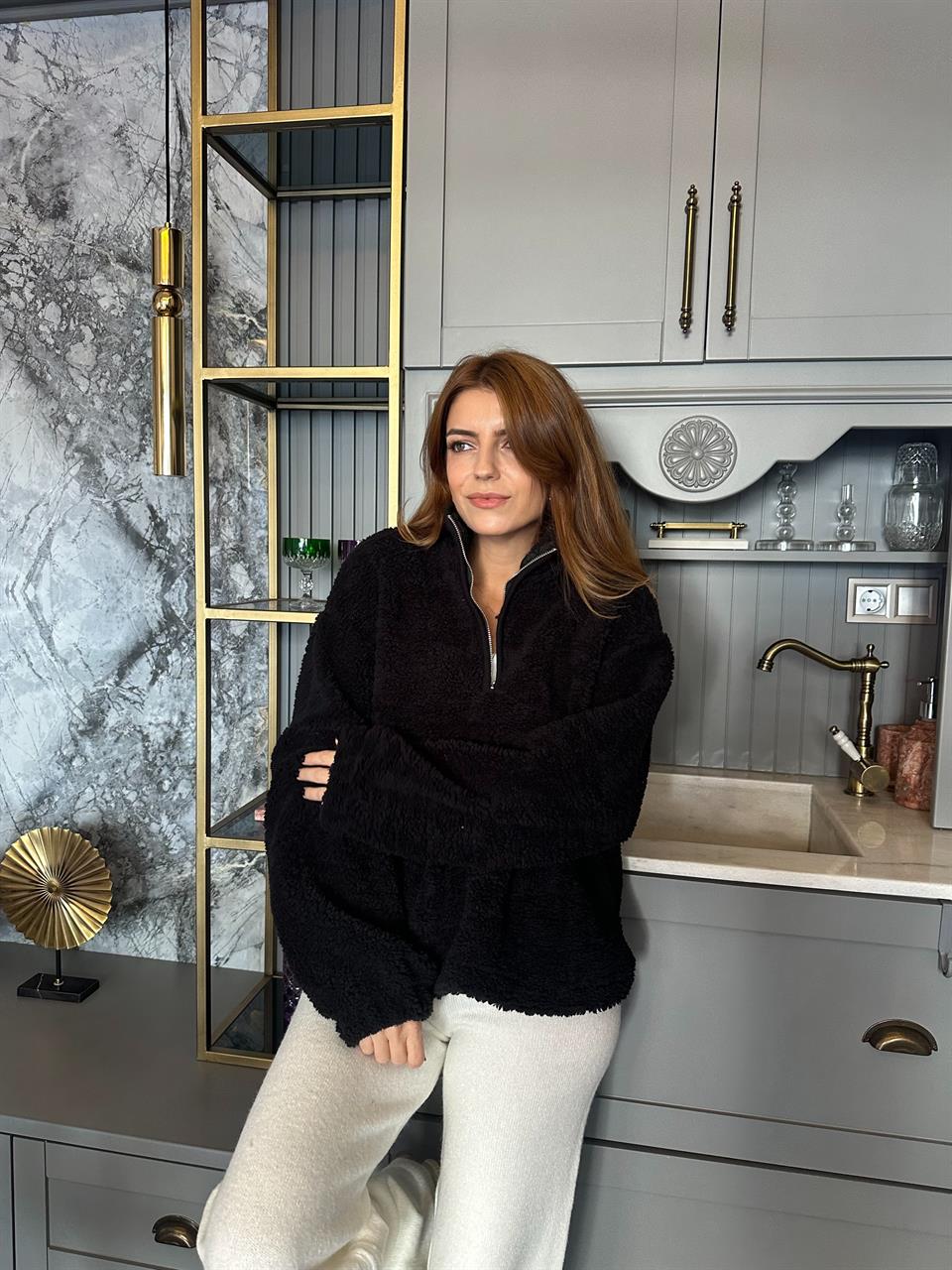 Siyah Yarım Fermuar Peluş Ceket