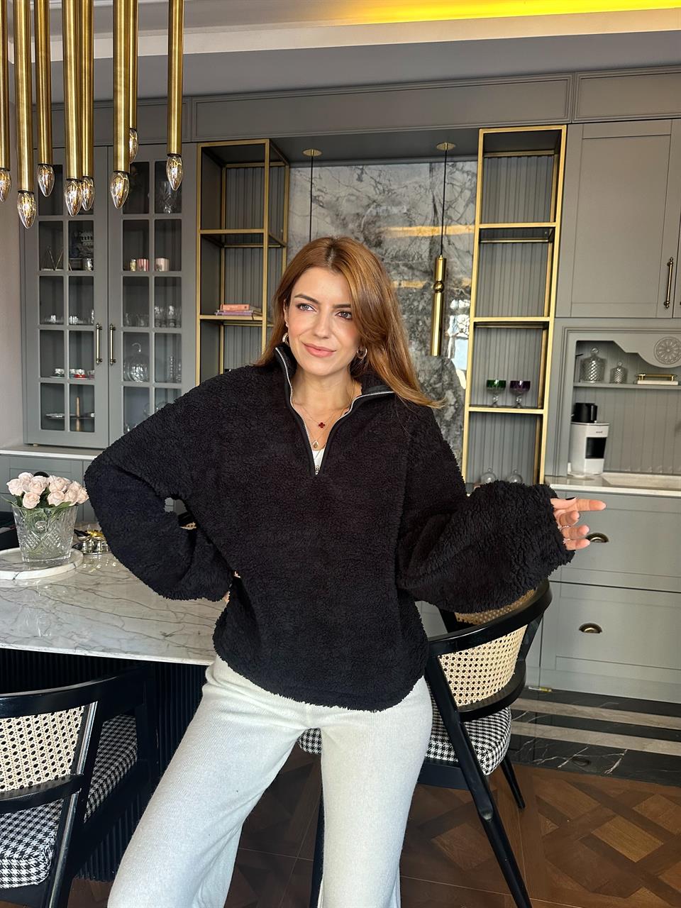 Siyah Yarım Fermuar Peluş Ceket