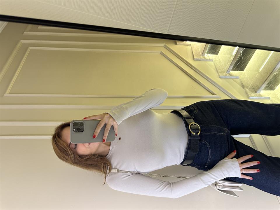 Taş Parmak Geçmeli Modal Bluz