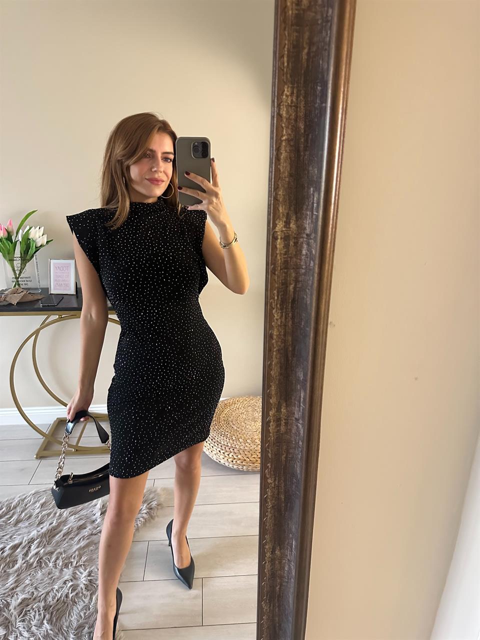 Taşlı Dik Yaka Elbise 