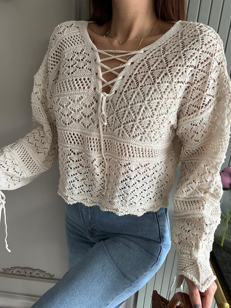 Yaka Kol Biritli Bluz