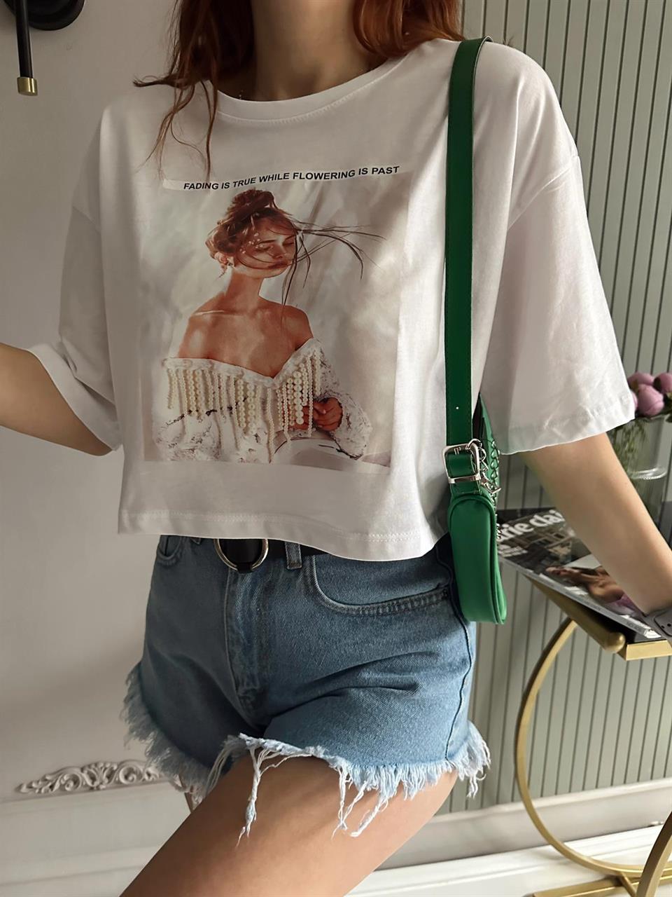 Crop TişörtBeyaz Kadın İnci Detaylı Tişört