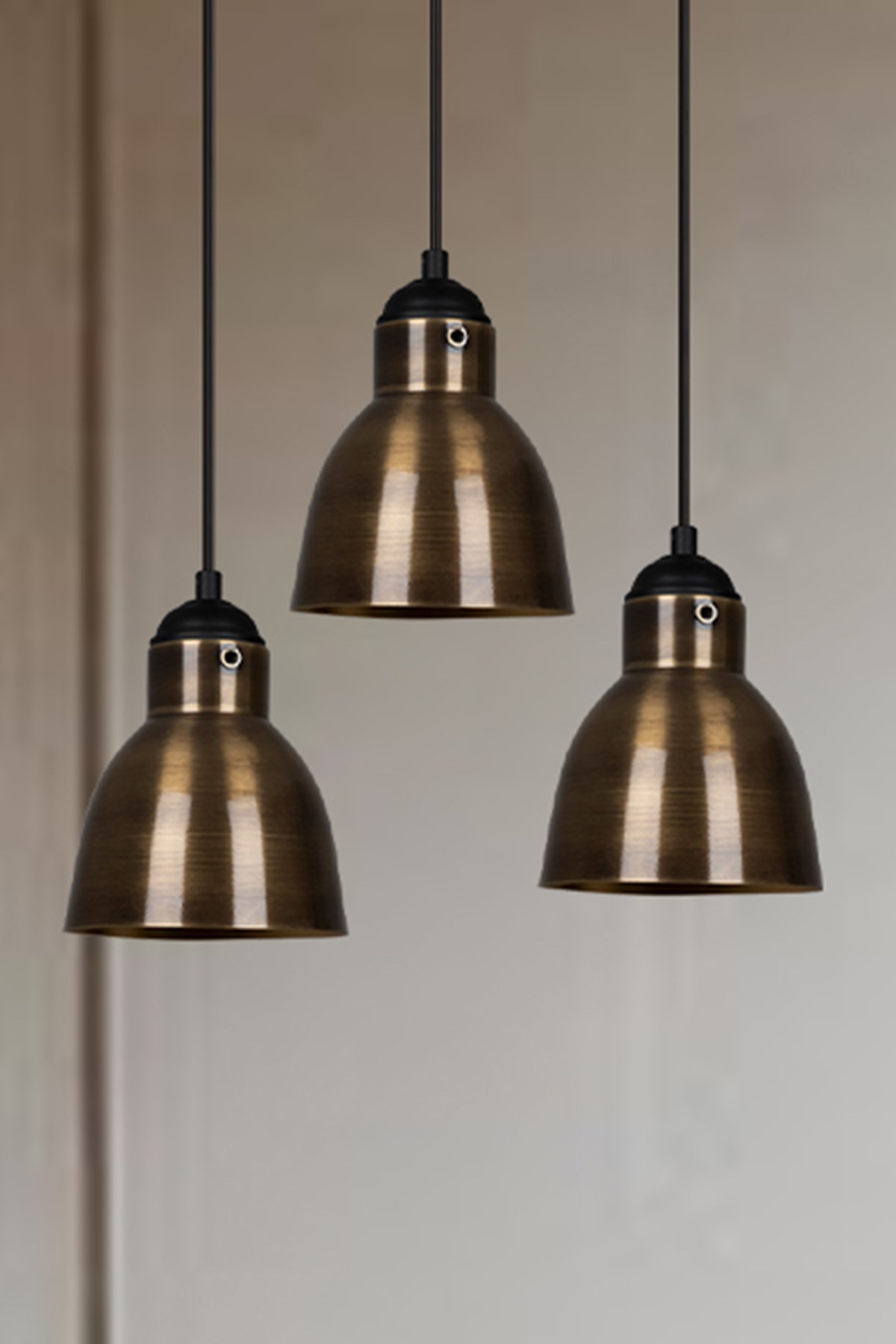 Bamyum Üçlü Brock Eskitme Rengi Circle Metal Sarkıt Avize Modern Restoran Salon Yatak Odası