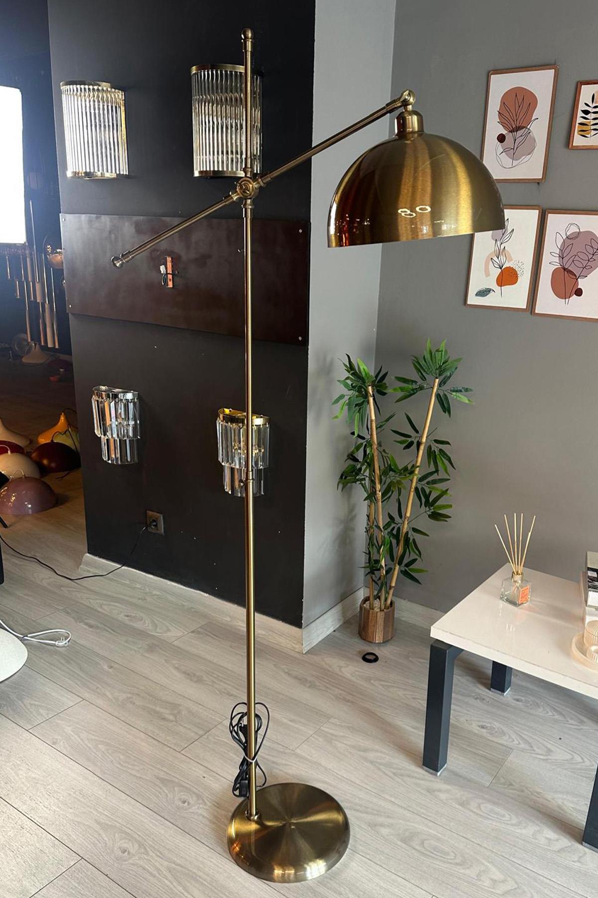 Eskitme Lambader Hareketli Başlık Modern Dekoratif Metal Oturma Odası Çalışma Odası Zemin Lambası