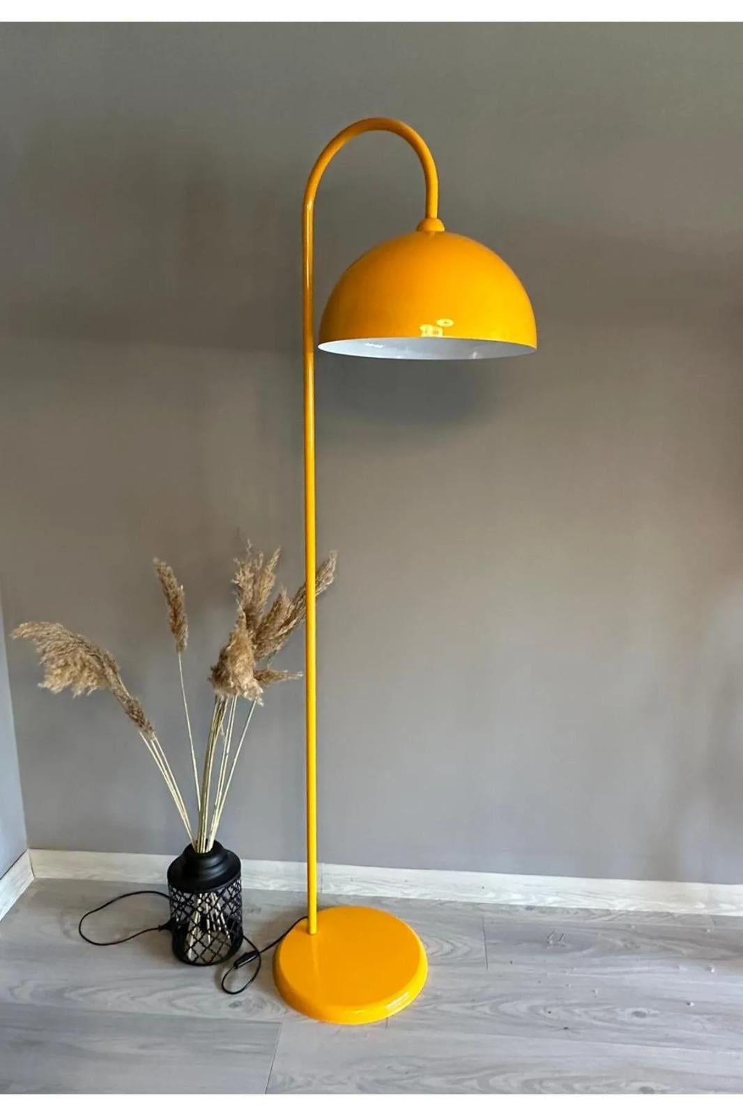 Sarı Lambader Modern Dekoratif Metal Oturma Odası Çalışma Odası Zemin Lambası
