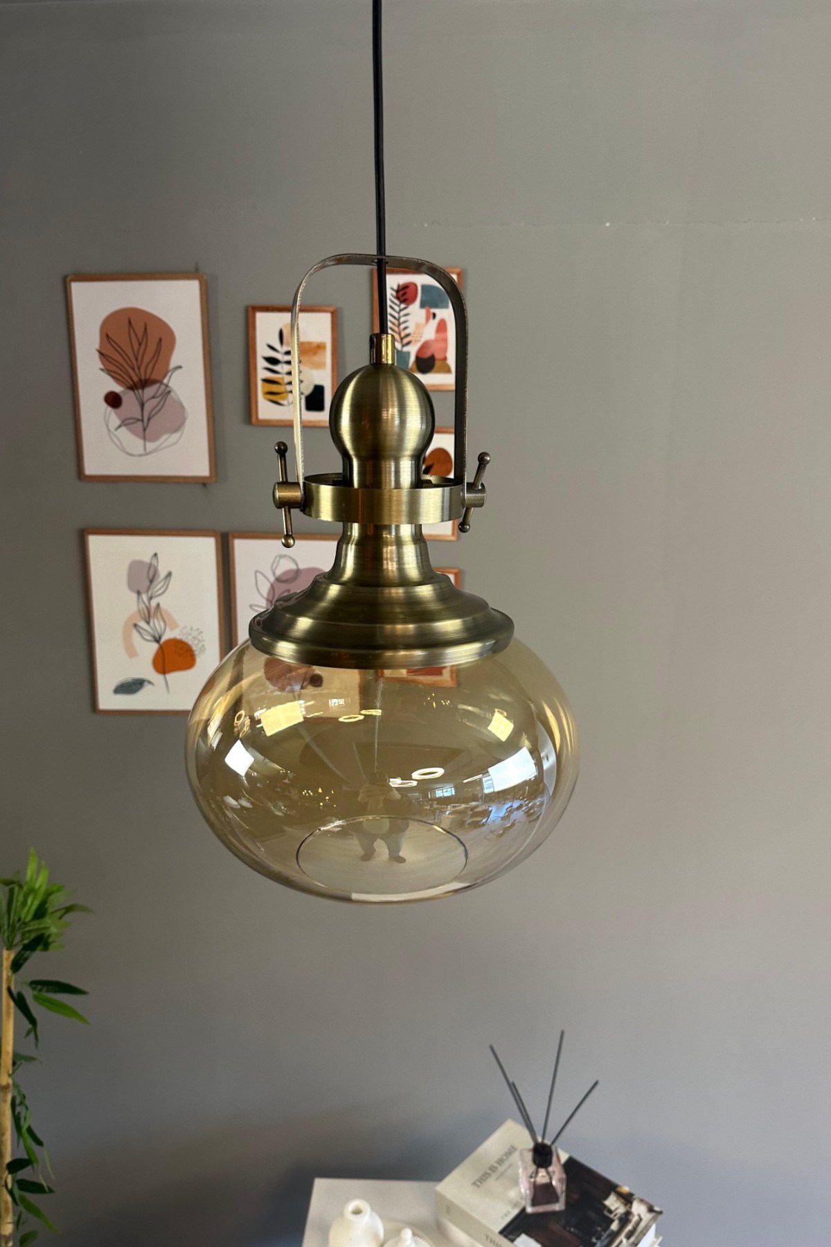 Solvia Cam Bal Rengi Tekli Avize Eskitme Başlık Retro Sarkıt Lamba Salon Aydınlatma