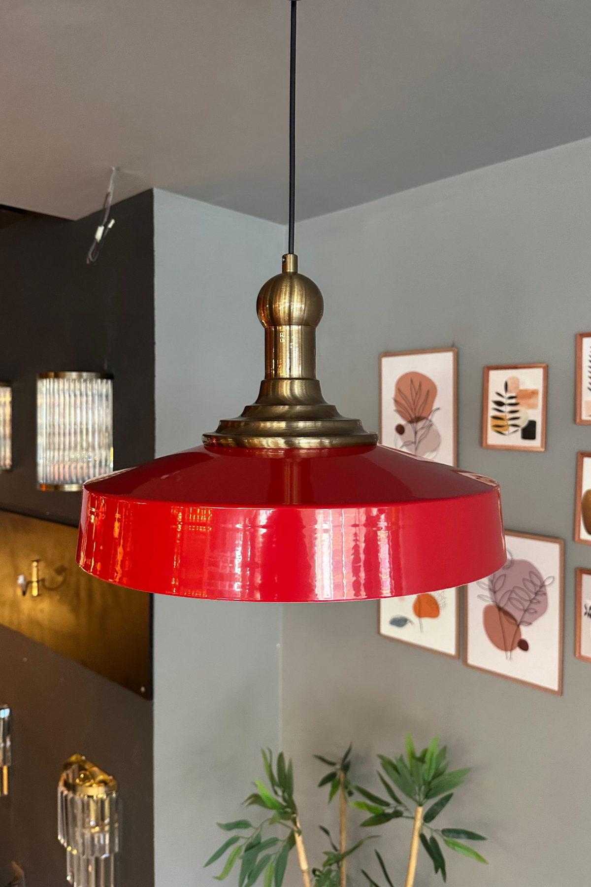 Açe Kırmızı Tekli Eskitme Uzun Tokmak Başlık Avize Retro Sarkıt Ofis Showroom Salon Mutfak Avizeleri