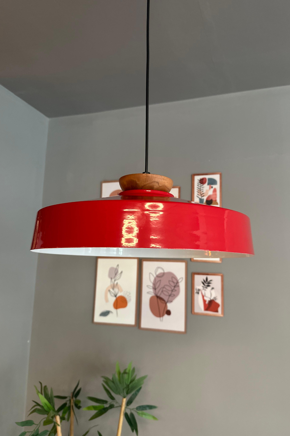 Açe Kırmızı Tekli Tabak Ahşap Başlık Avize Retro Sarkıt Ofis Showroom Salon Mutfak Avizeleri